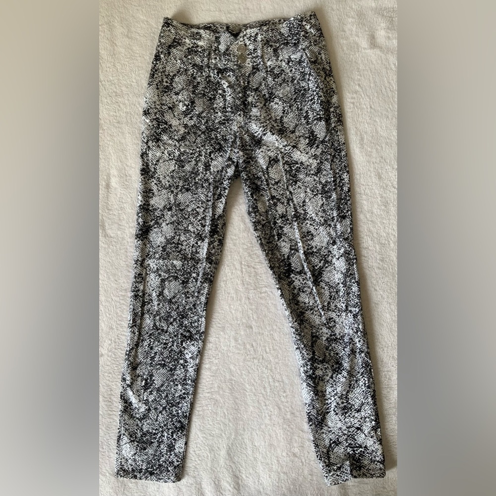 Skinnygirl - snake print Jackie high rise skinny ankle size 27/4